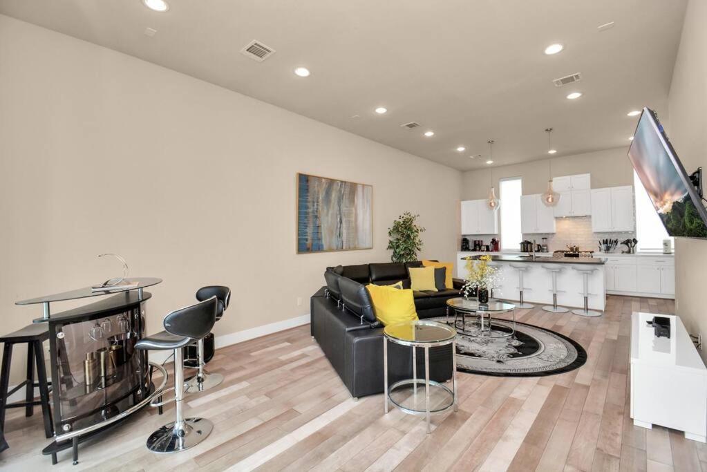 Beautiful Luxurious Houston Galleria Home Экстерьер фото