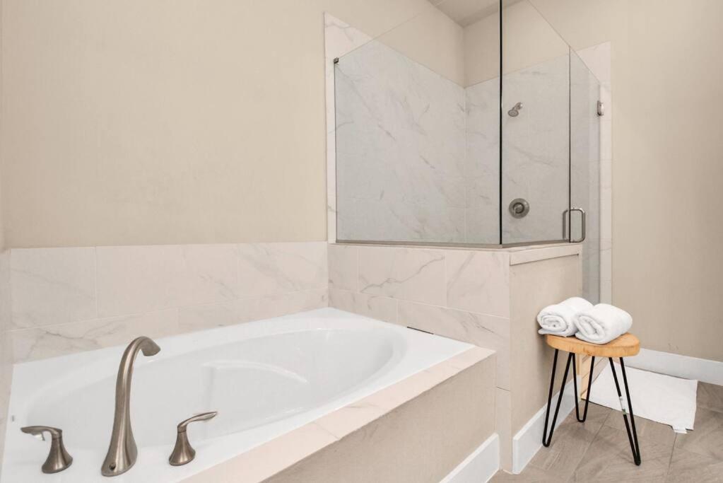 Beautiful Luxurious Houston Galleria Home Экстерьер фото