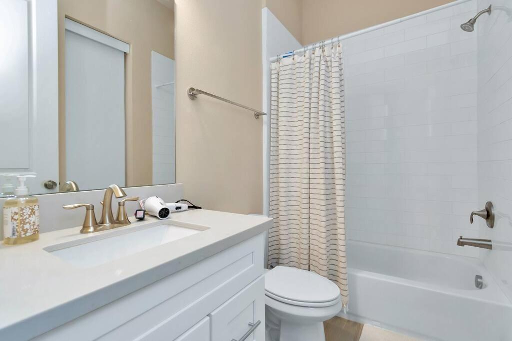 Beautiful Luxurious Houston Galleria Home Экстерьер фото