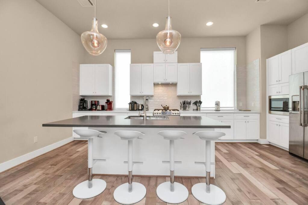 Beautiful Luxurious Houston Galleria Home Экстерьер фото